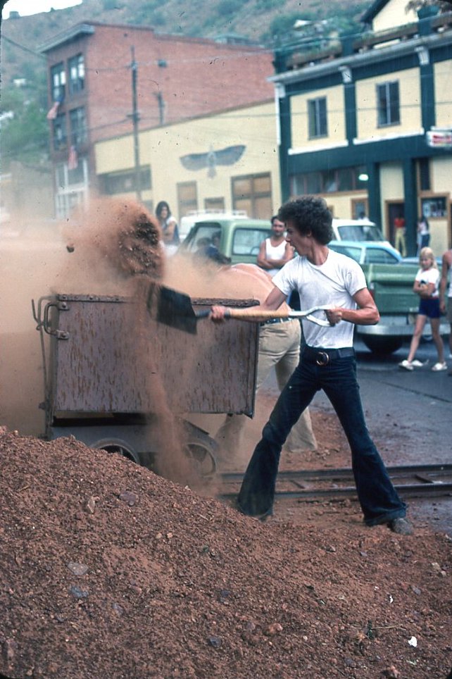 Drilling Mucking Competition shoveling